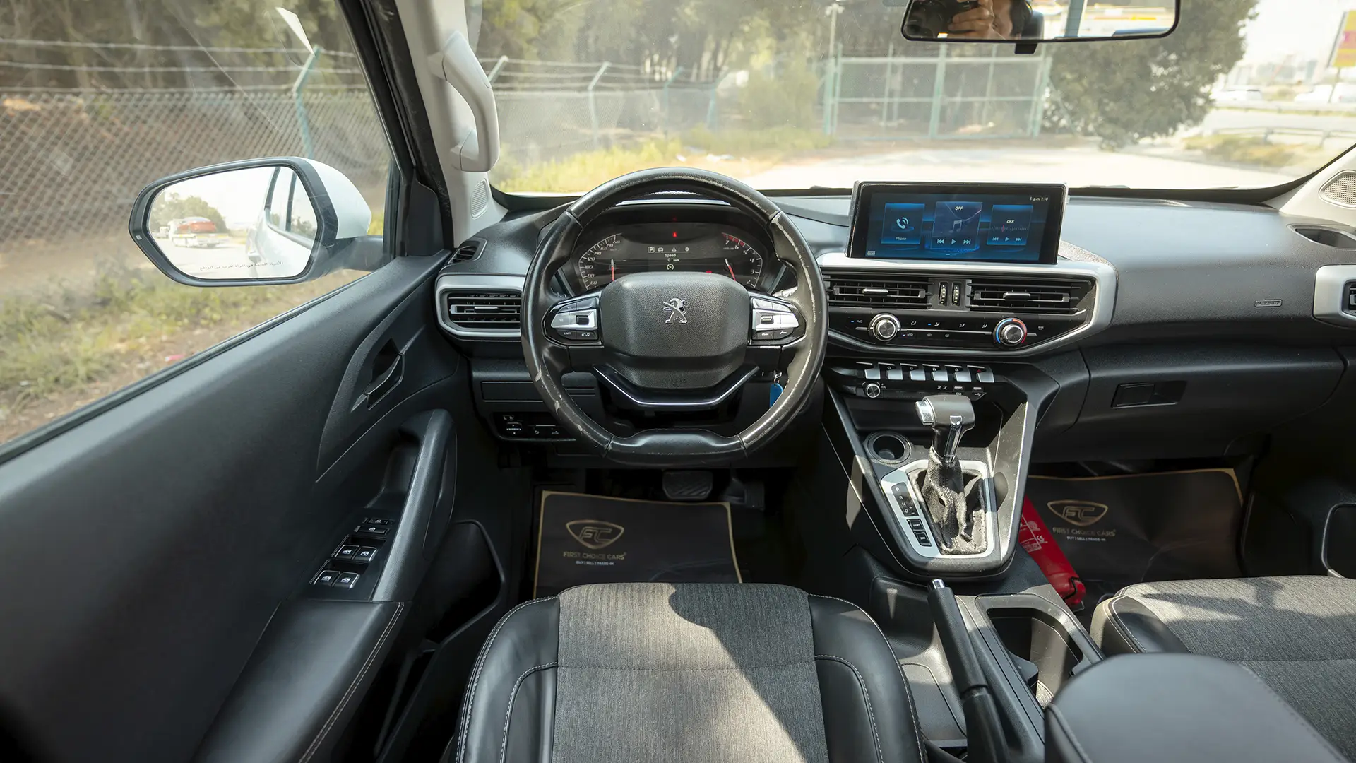 Used 2023 Peugeot Landtrek Double Cabin in White – Steering Wheel & Instrument Cluster for Sale at First Choice Cars Dubai Sharjah