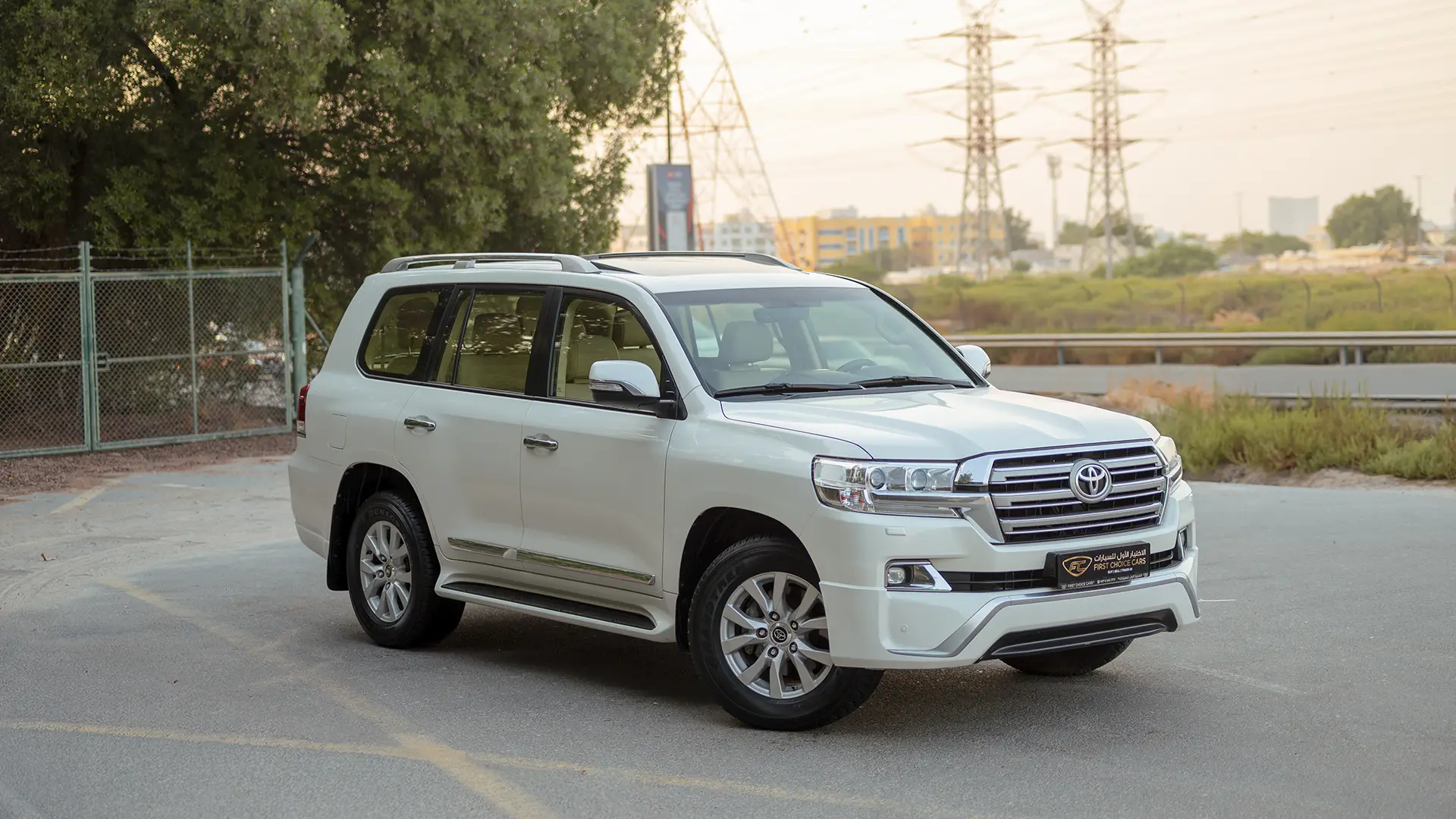 Used 2017 Toyota Land Cruiser GXR in White – Right Front Diagonal (45°) View for Sale at First Choice Cars Dubai Sharjah