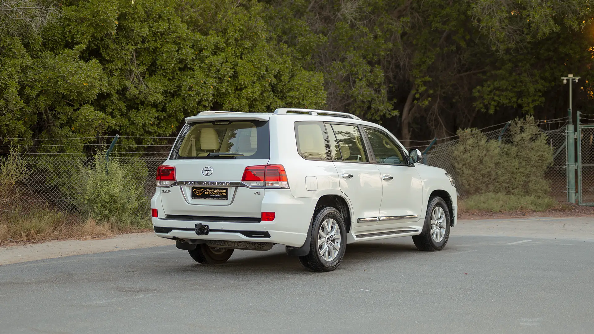 Used 2017 Toyota Land Cruiser GXR in White – Right Back Diagonal (45°) View for Sale at First Choice Cars Dubai Sharjah