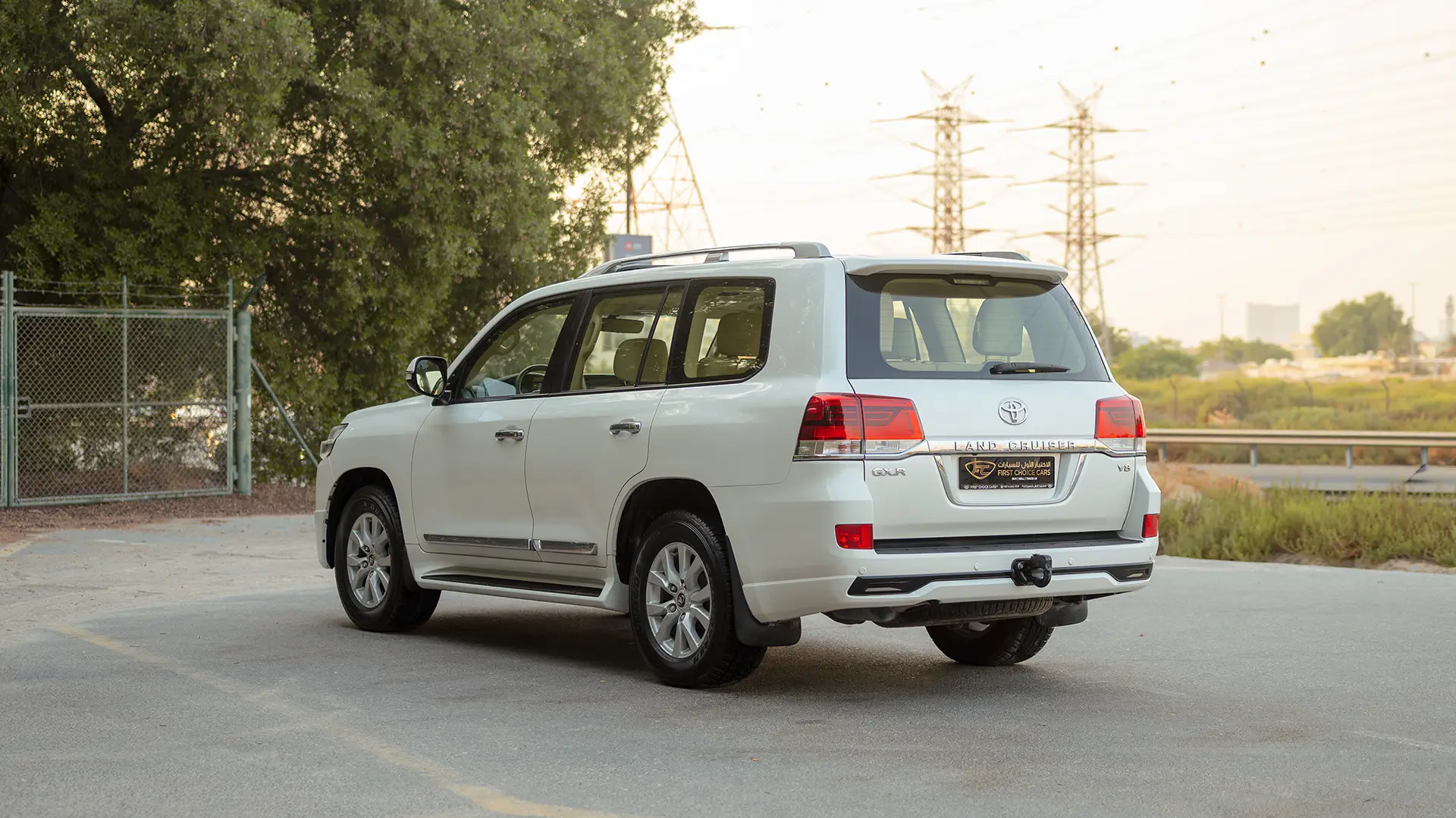 Used 2017 Toyota Land Cruiser GXR in White – Left Back Diagonal (45°) View for Sale at First Choice Cars Dubai Sharjah