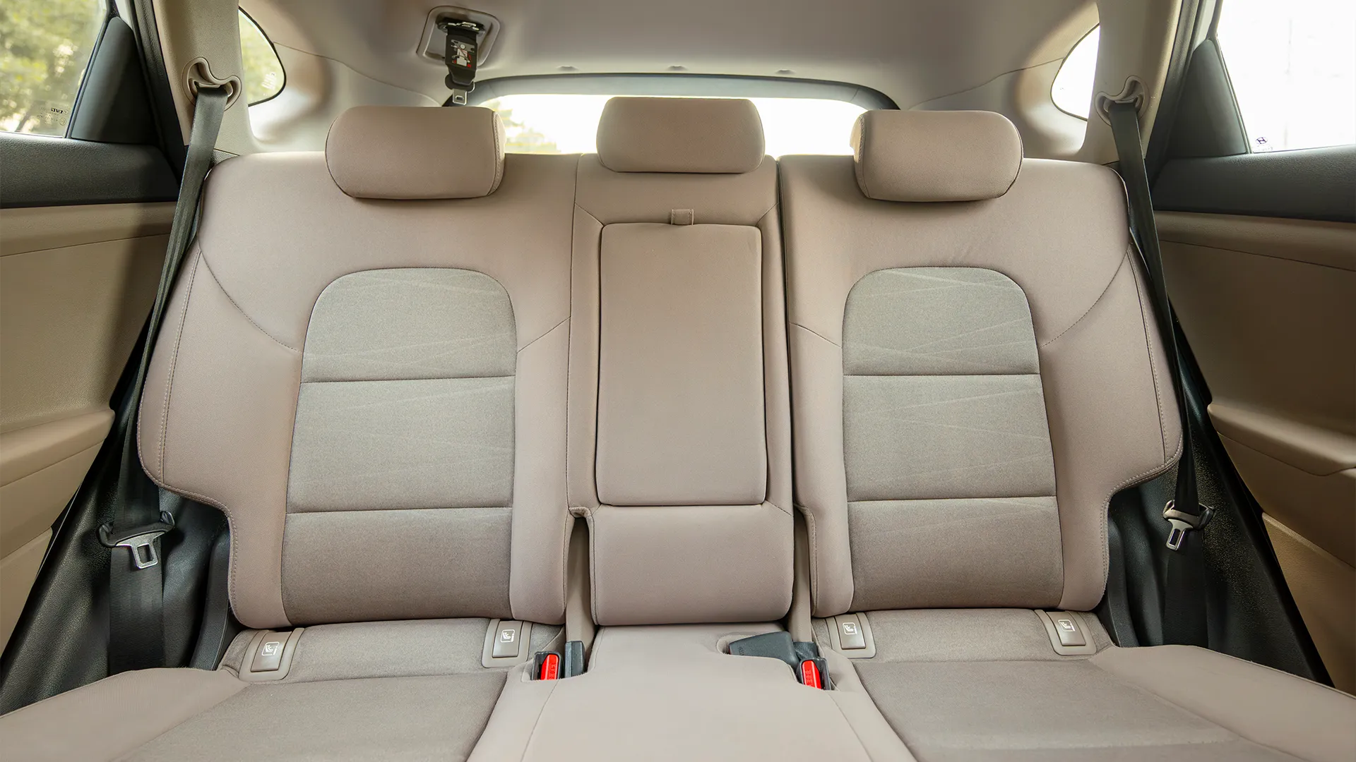 Used 2020 Hyundai Tucson GLS in White – Rear Seat View for Sale at First Choice Cars Dubai Sharjah