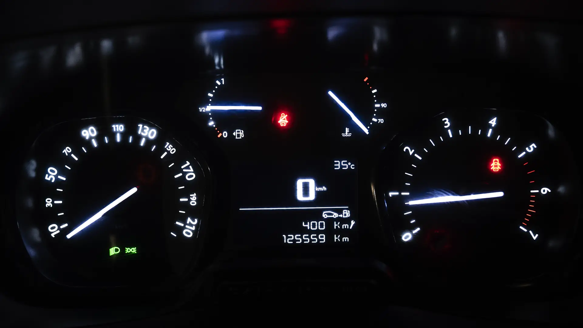 Used 2021 Peugeot Expert L3 in Yellow – Odometer / Mileage Reading View