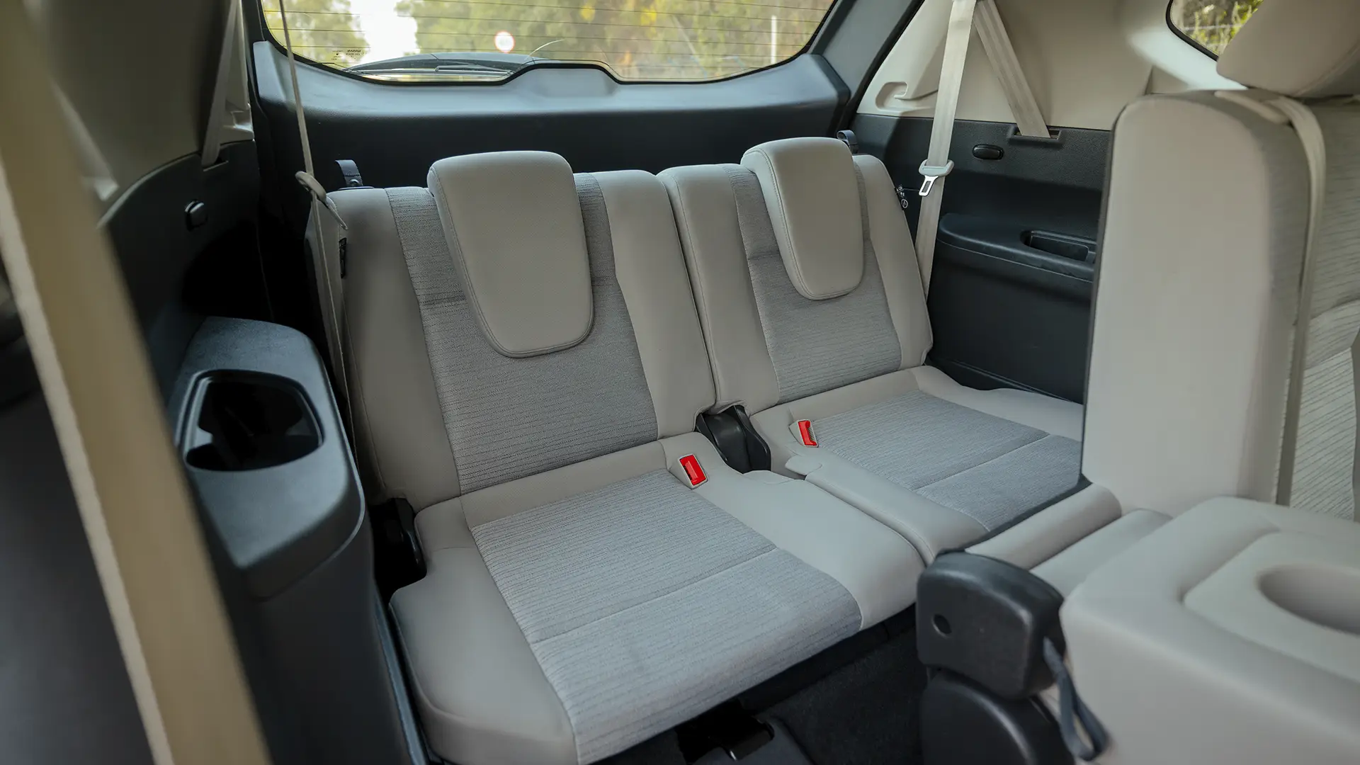 Used 2024 Nissan X-Trail S in White – Third Row Right Seat View for Sale at First Choice Cars Dubai Sharjah