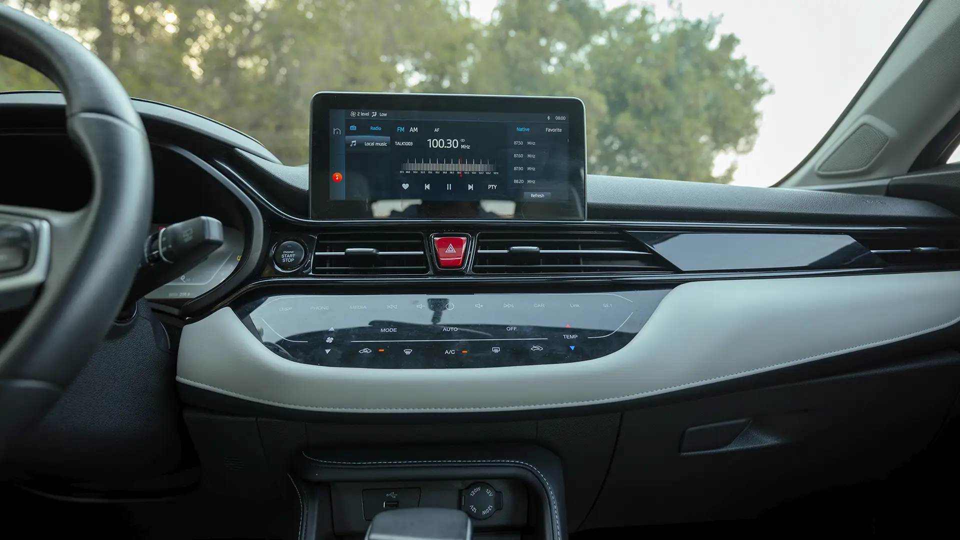 Used 2023 JAC JS4 Intelligent in Black – Infotainment / Touchscreen System for Sale at First Choice Cars Dubai Sharjah