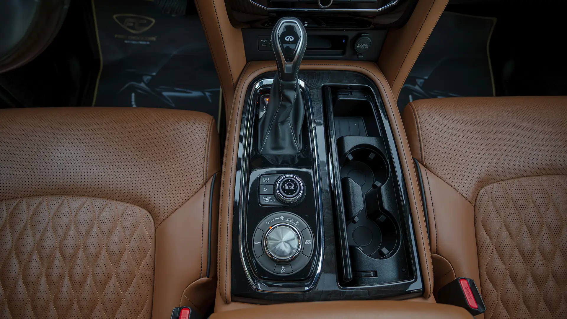 Used 2021 Infiniti QX80 Sensory in Black – Center Console & Gear Shifter for Sale at First Choice Cars Dubai Sharjah