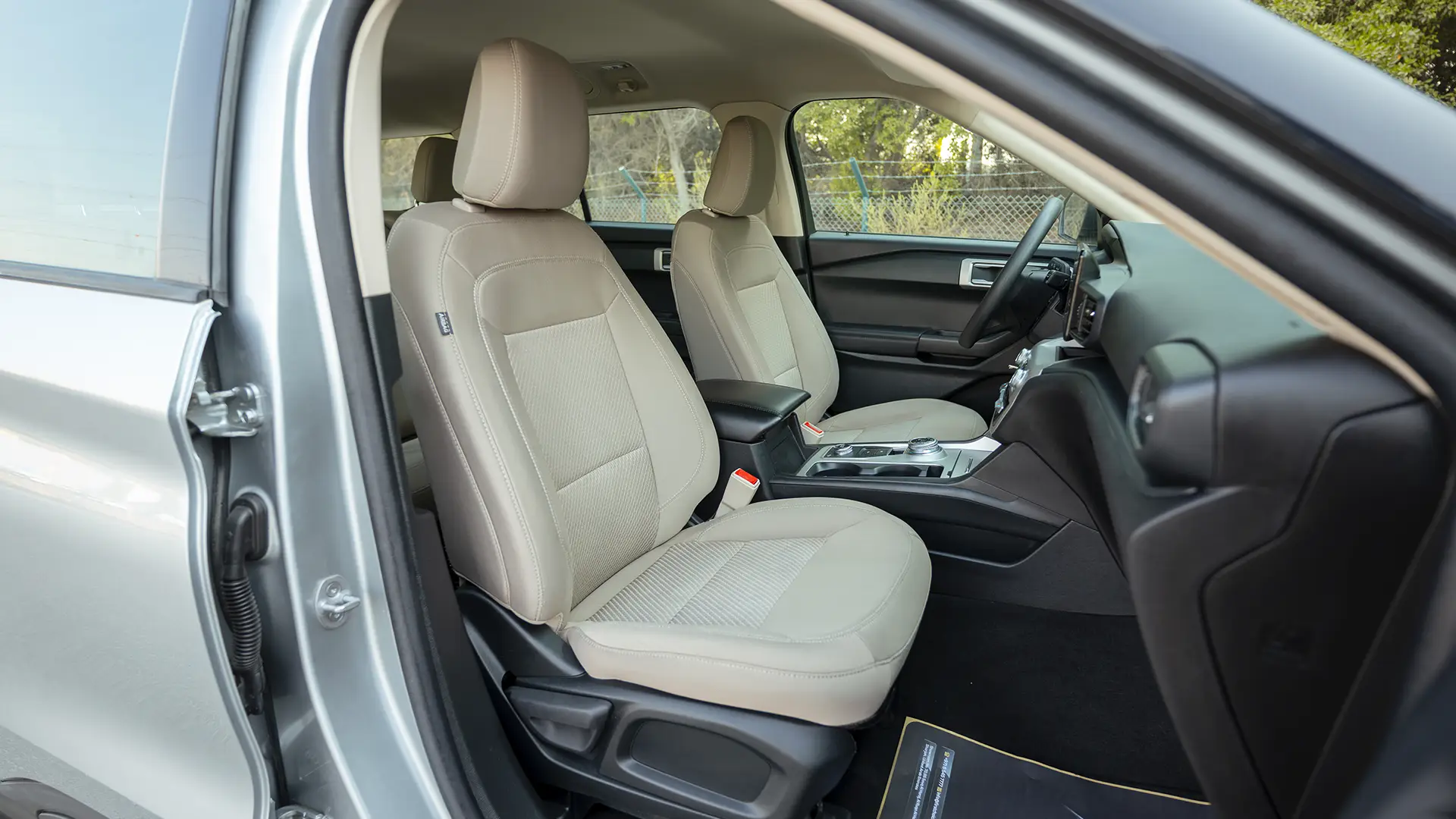 Used 2023 Ford Explorer XLT in Silver – Front Passenger Side Cabin View for Sale at First Choice Cars Dubai Sharjah