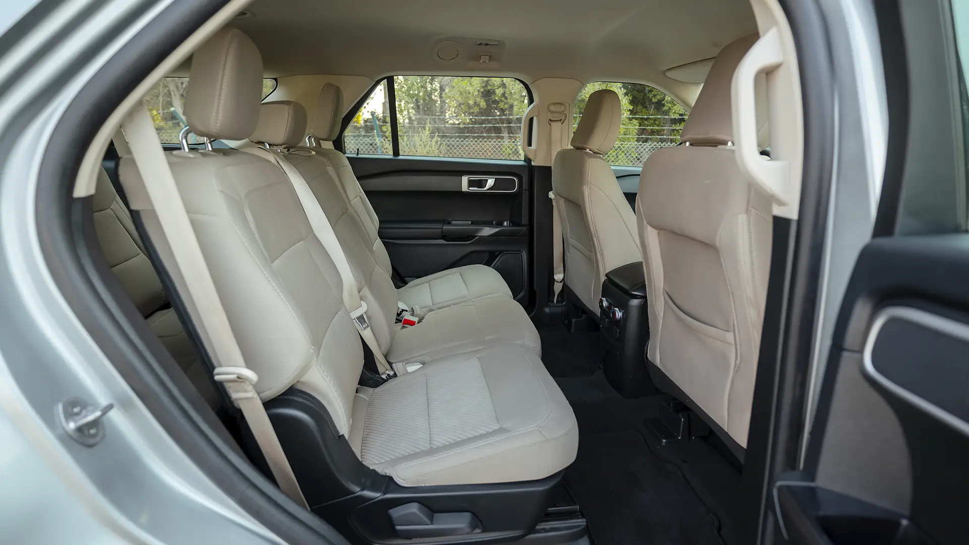 Used 2023 Ford Explorer XLT in Silver – Rear Passenger Side Cabin View for Sale at First Choice Cars Dubai Sharjah