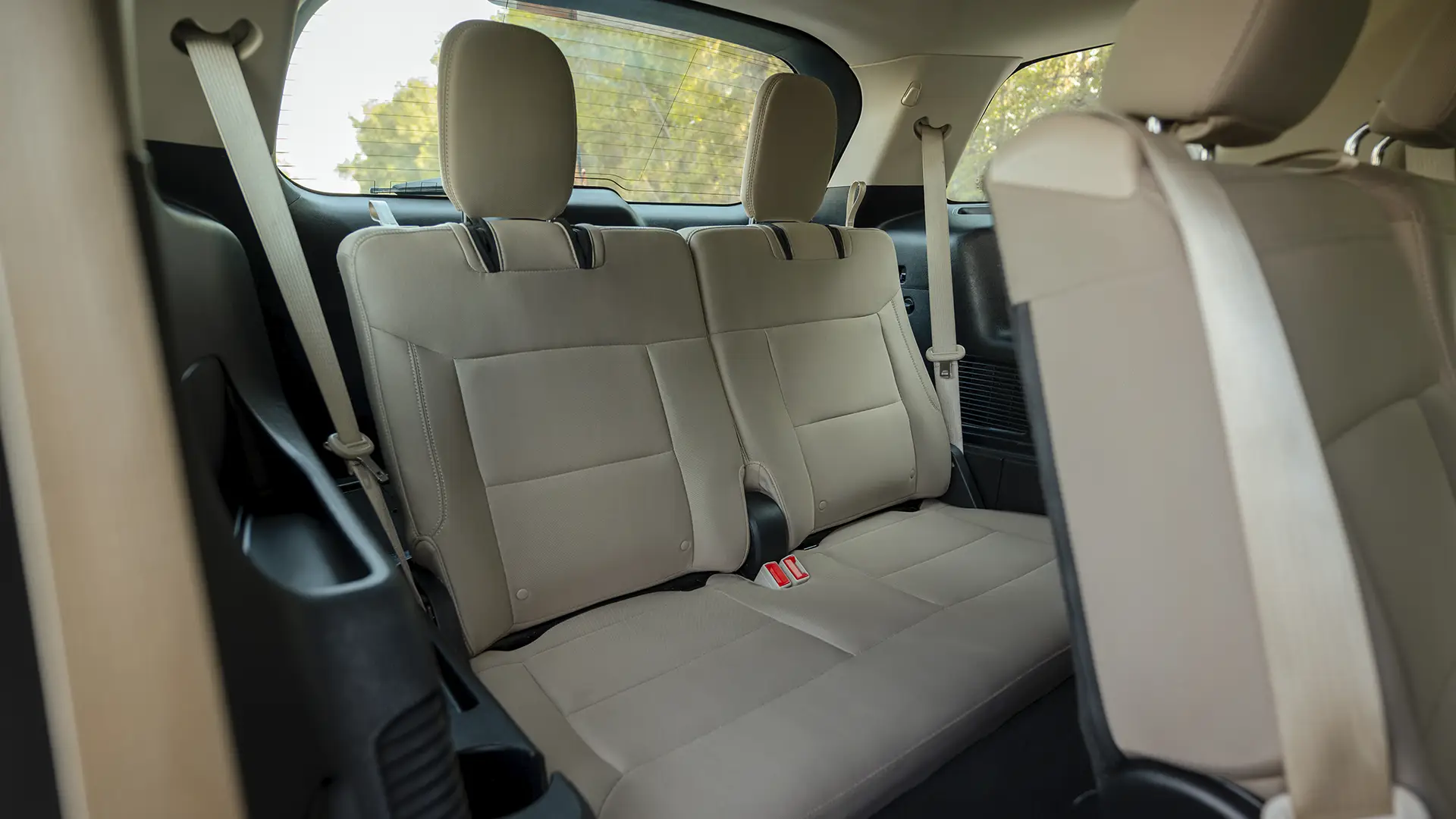 Used 2023 Ford Explorer XLT in Silver – Third Row Right Seat View for Sale at First Choice Cars Dubai Sharjah