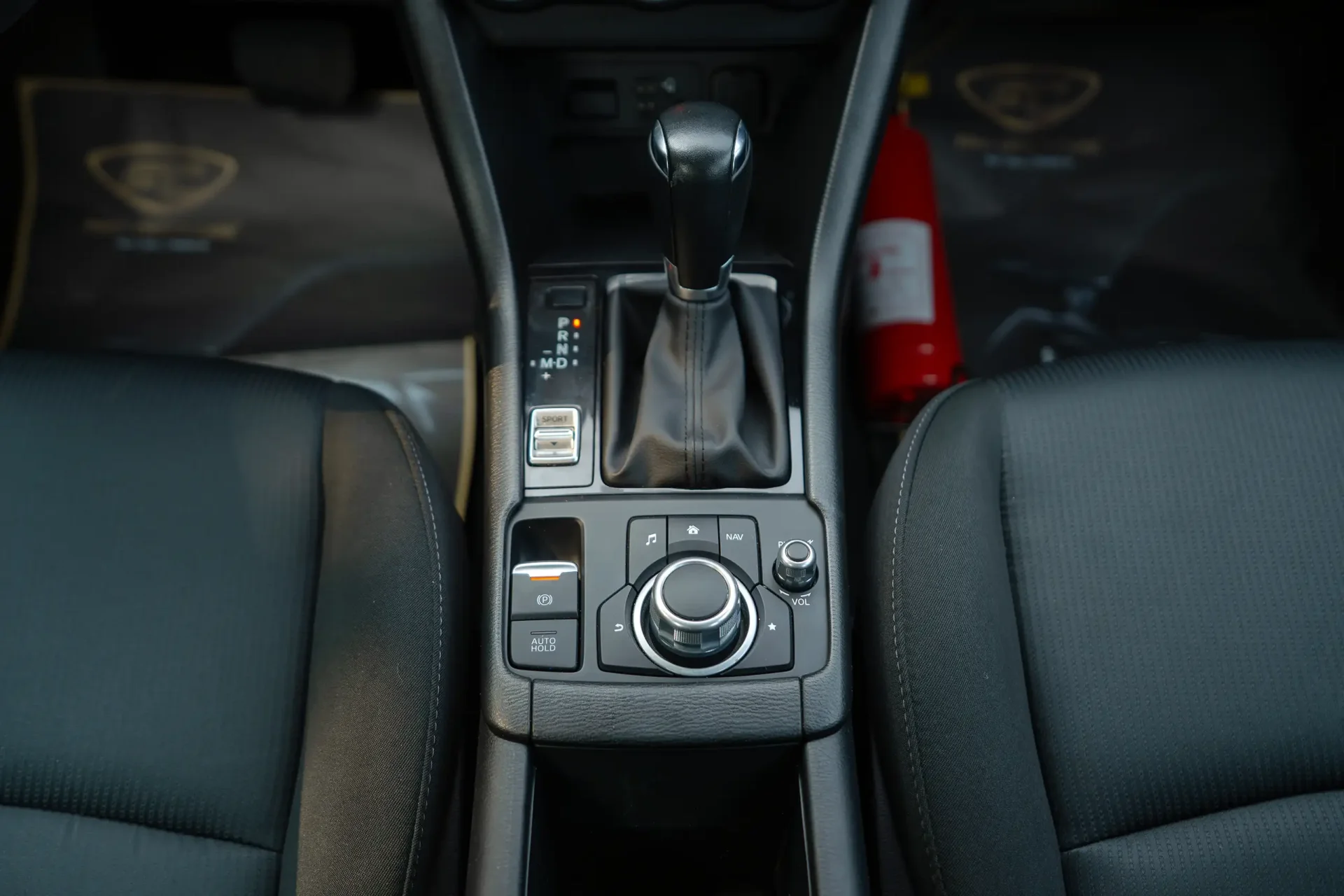 Used 2023 Mazda CX-3 GS in Blue – Center Console & Gear Shifter for Sale at First Choice Cars Dubai Sharjah