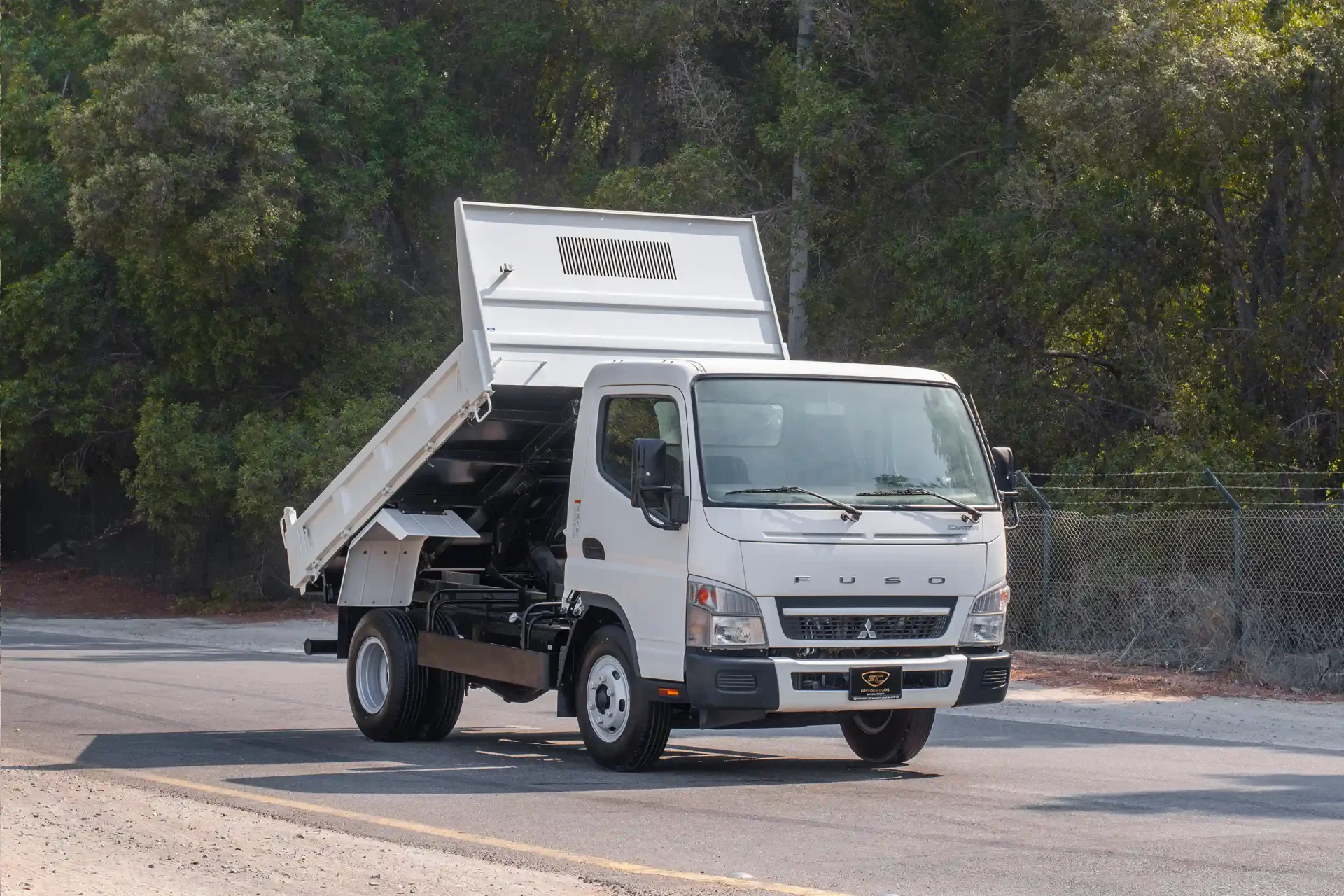 Used 2024 Mitsubishi Canter Tipper in White – Right Front Diagonal (45°) View for Sale at First Choice Cars Dubai Sharjah