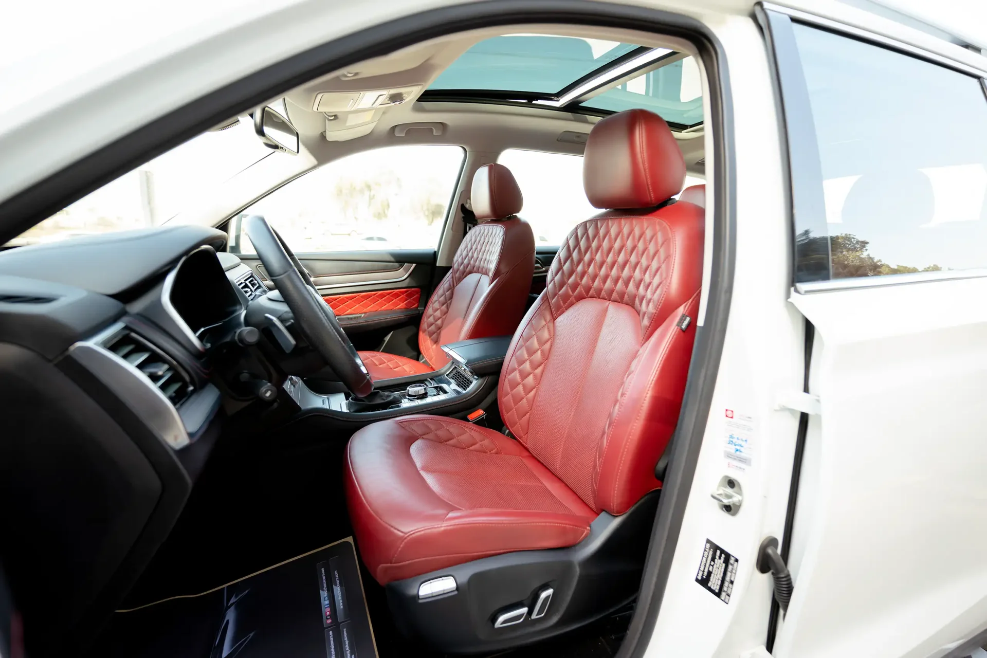 Used 2021 MG RX8 Luxury in White – Front Driver Side Cabin View for Sale at First Choice Cars Dubai Sharjah