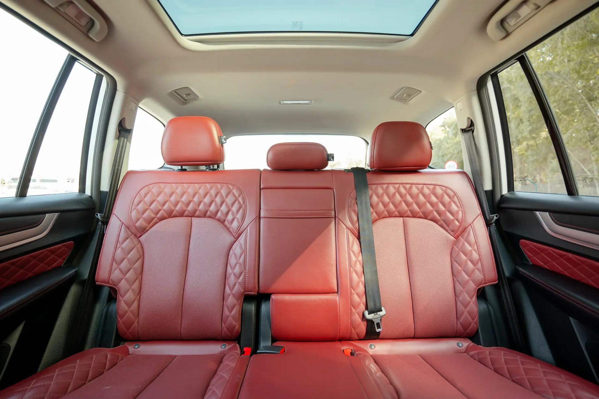 Used 2021 MG RX8 Luxury in White – Rear Seat View for Sale at First Choice Cars Dubai Sharjah