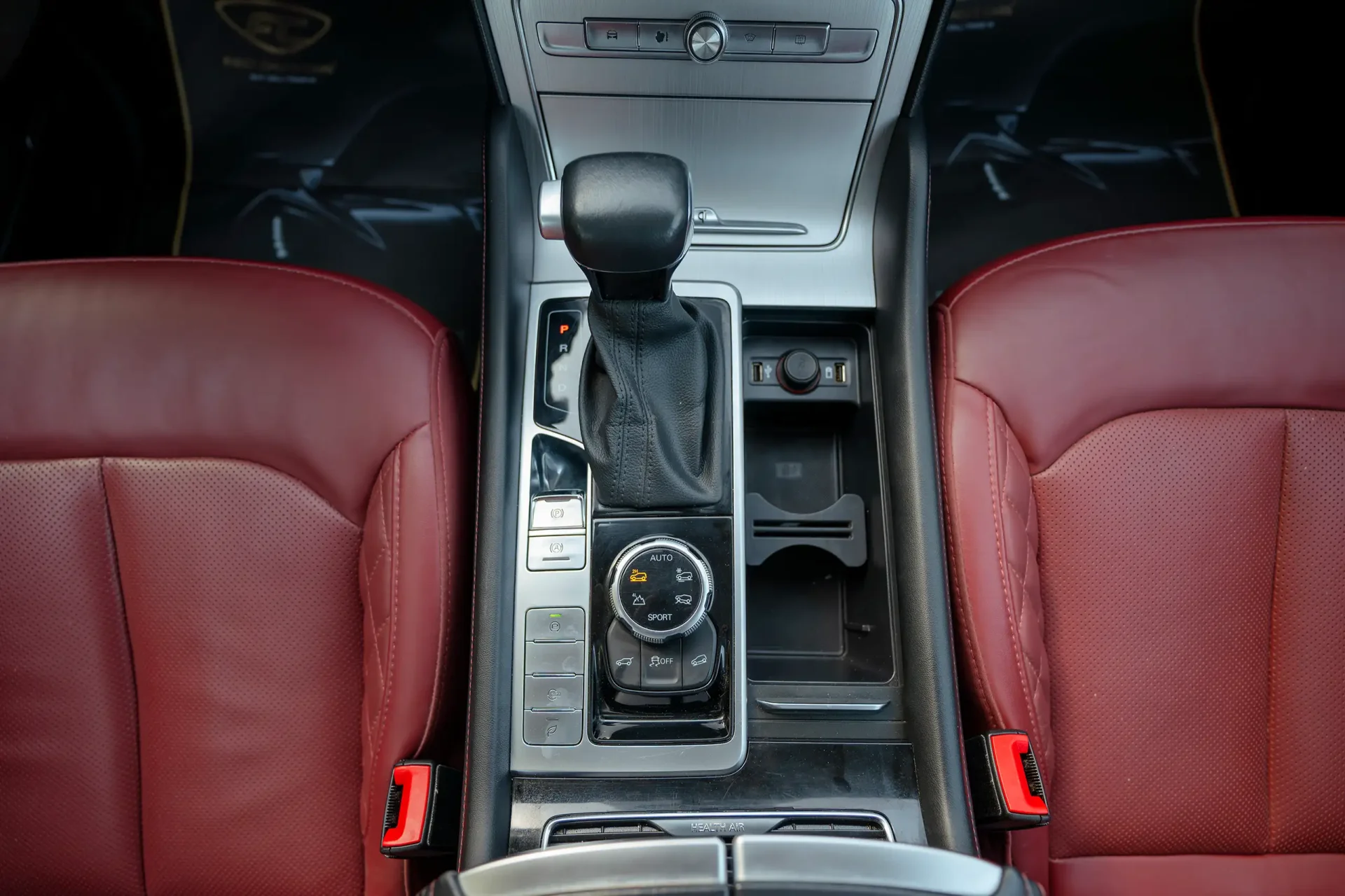 Used 2021 MG RX8 Luxury in White – Center Console & Gear Shifter for Sale at First Choice Cars Dubai Sharjah