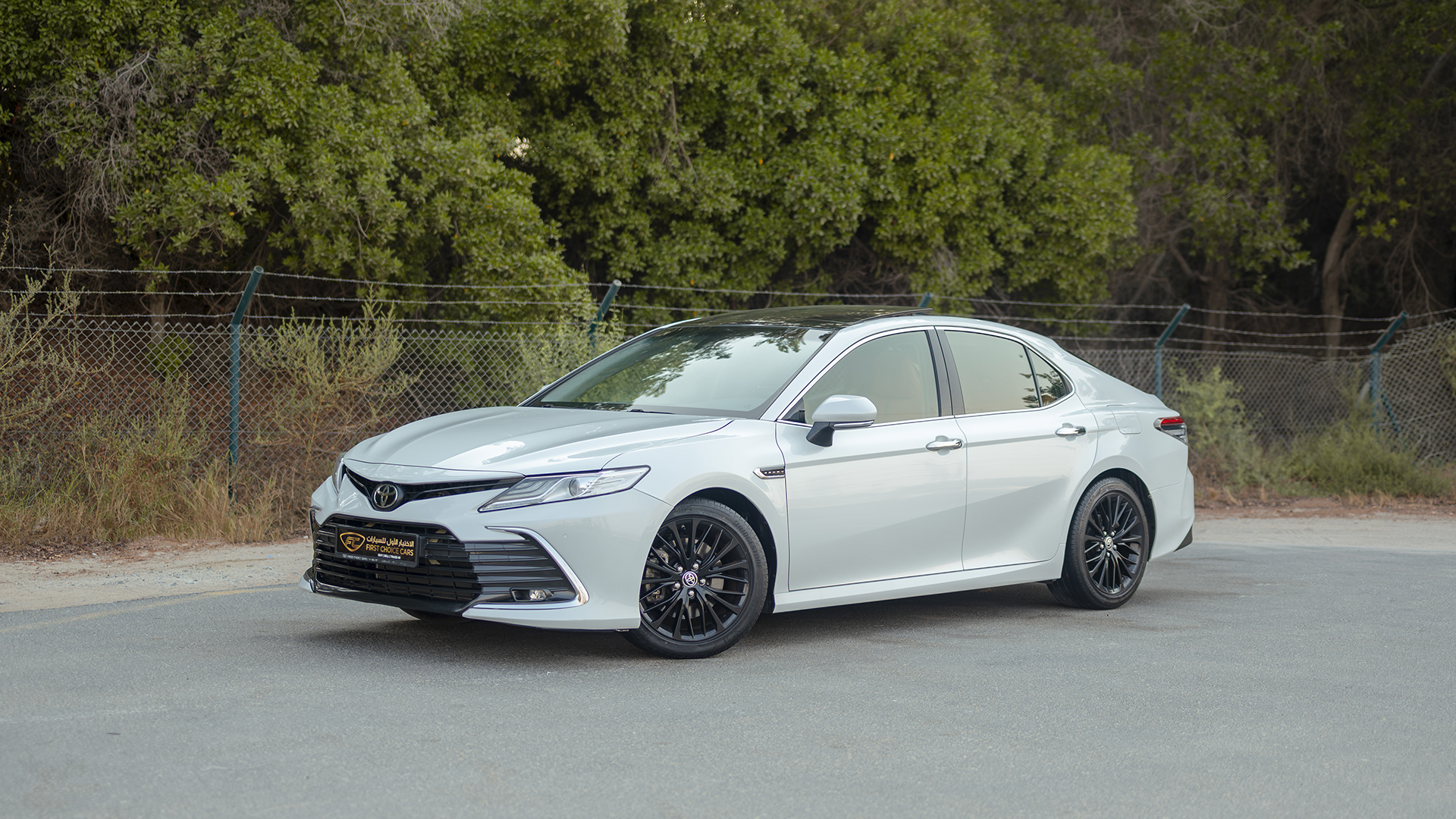 Used 2023 Toyota Camry 40th Anniversary in White – Left Front Diagonal (45°) View for Sale at First Choice Cars Dubai Sharjah