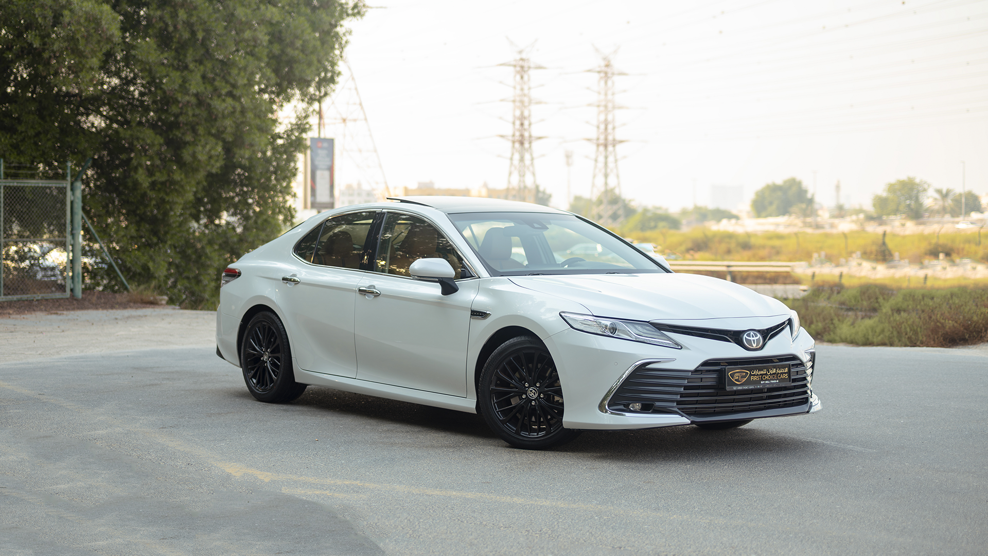 Used 2023 Toyota Camry 40th Anniversary in White – Right Front Diagonal (45°) View for Sale at First Choice Cars Dubai Sharjah