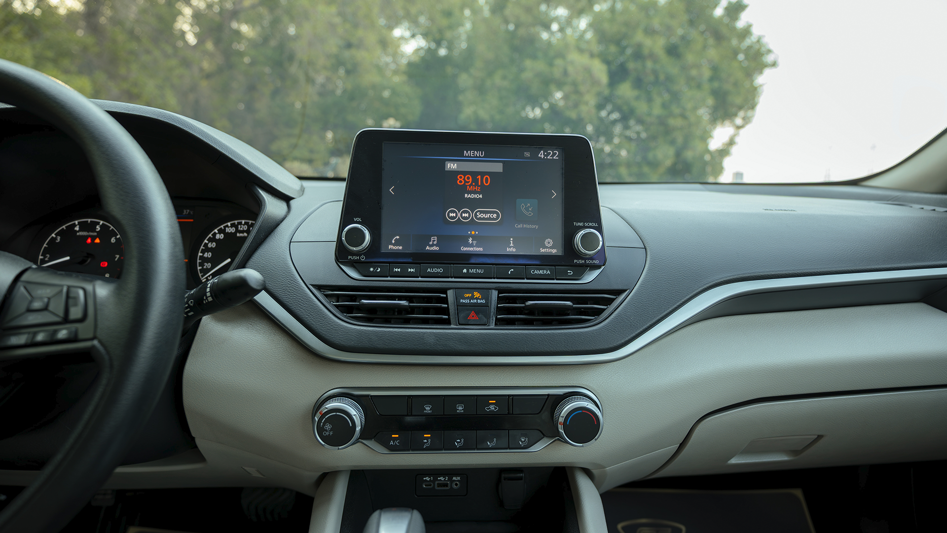 Used 2024 Nissan Altima S in Grey – Infotainment / Touchscreen System for Sale at First Choice Cars Dubai Sharjah