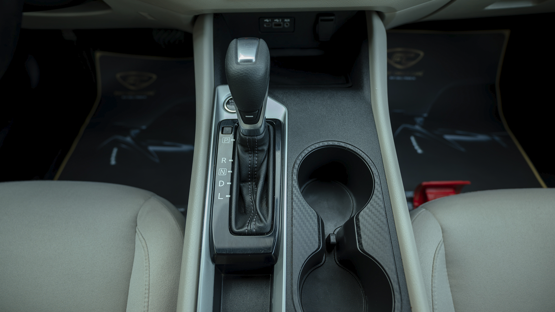 Used 2024 Nissan Altima S in Grey – Center Console & Gear Shifter for Sale at First Choice Cars Dubai Sharjah