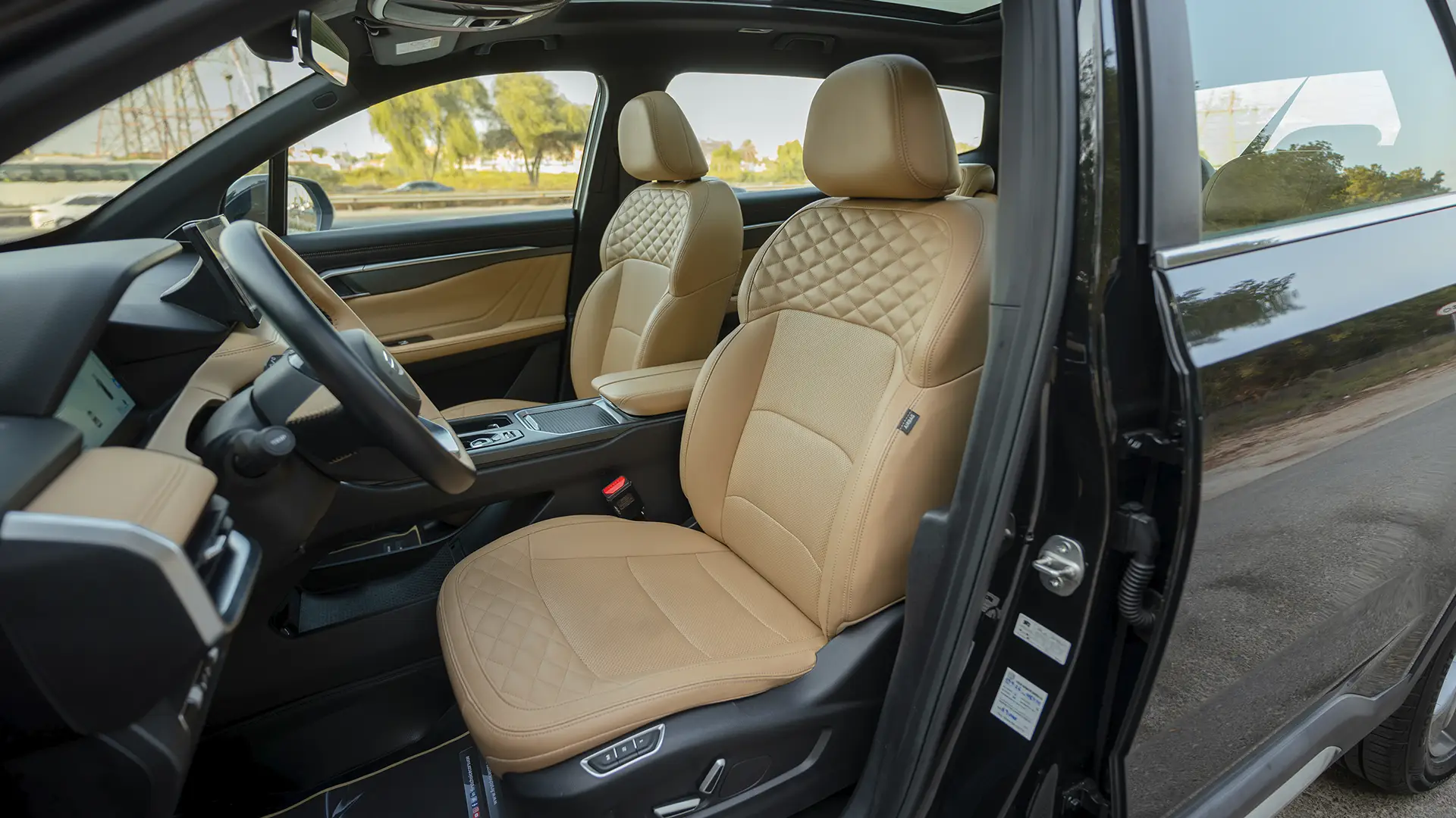Used 2025 Geely Okavango GK in Black – Front Driver Side Cabin View
