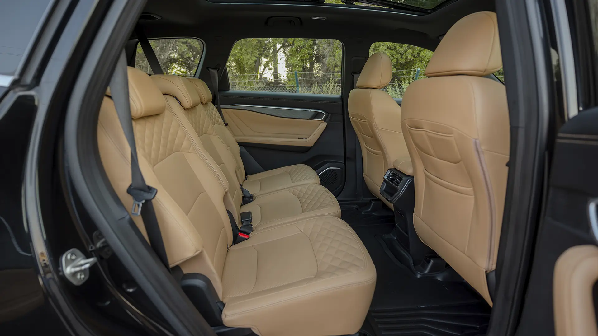 Used 2025 Geely Okavango GK in Black – Rear Passenger Side Cabin View