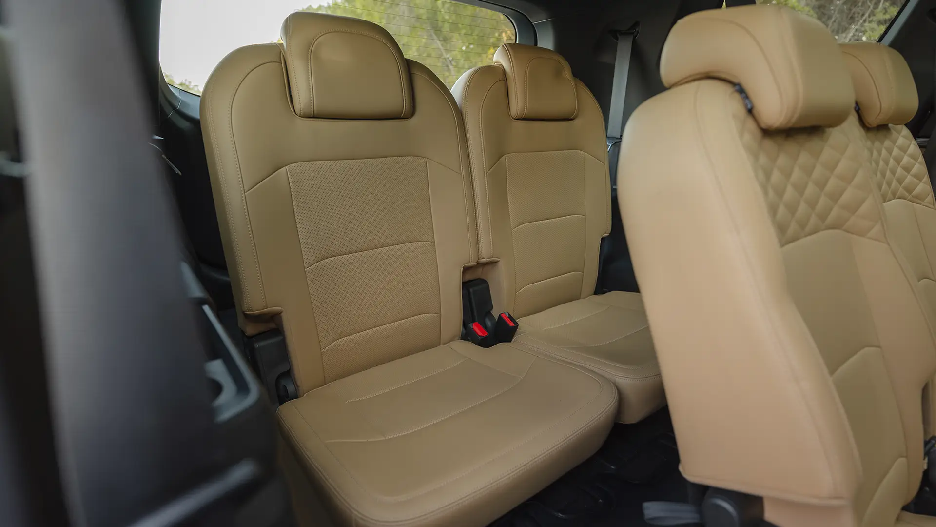 Used 2025 Geely Okavango GK in Black – Third Row Right Seat View