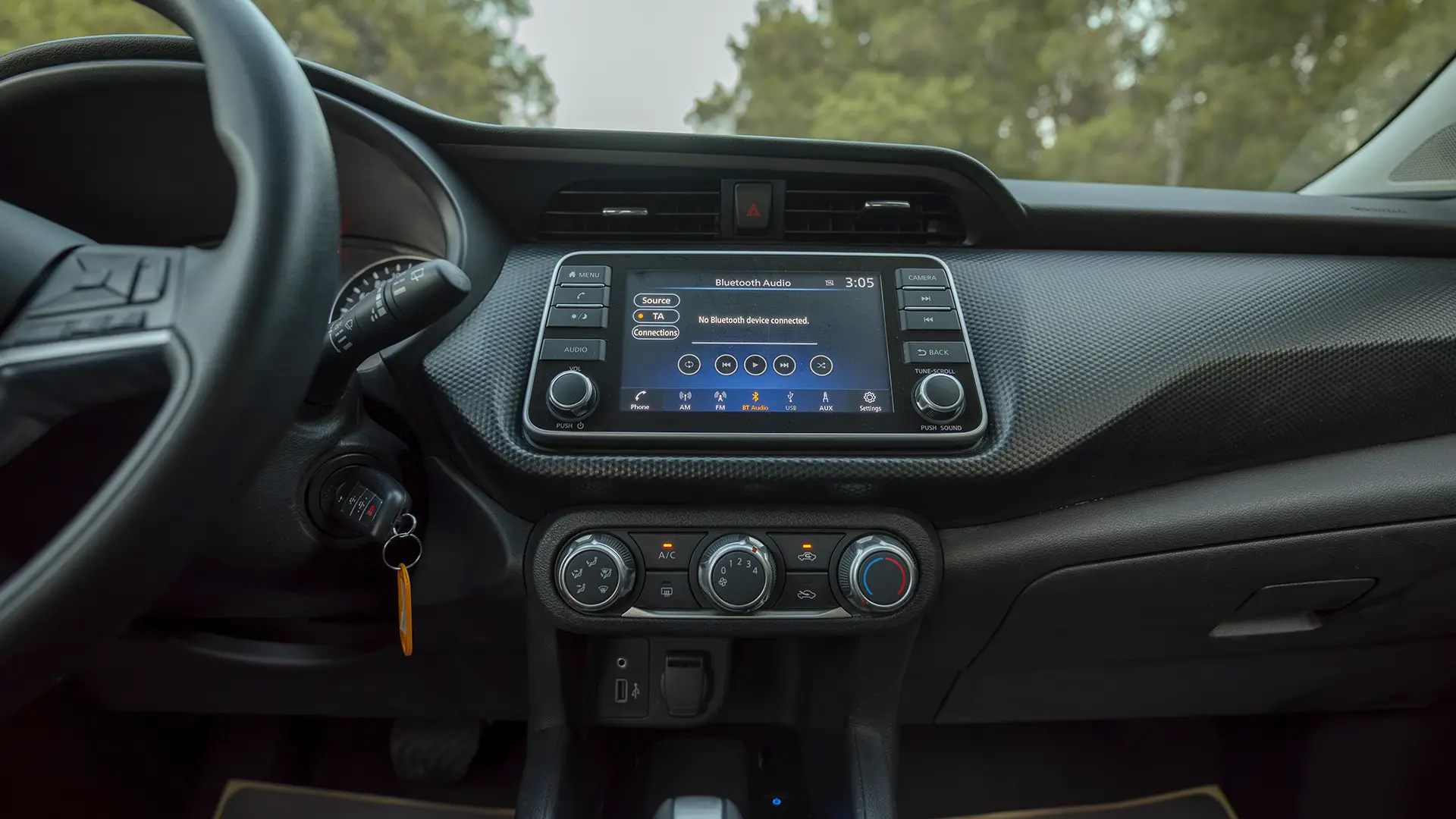Used 2024 Nissan Kicks SV in Grey – Infotainment / Touchscreen System
