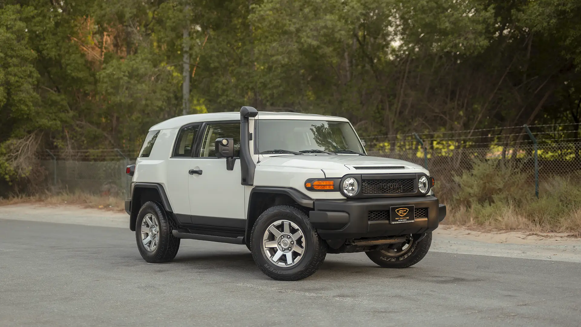 Used 2023 Toyota FJ Cruiser Gxr in White – Right Front Diagonal (45°) View