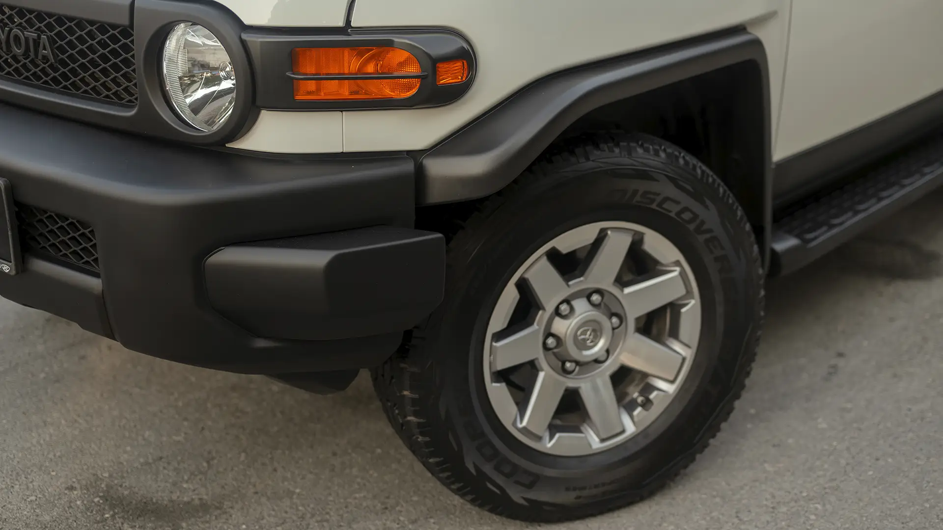 Used 2023 Toyota FJ Cruiser Gxr in White – Headlight Close-up