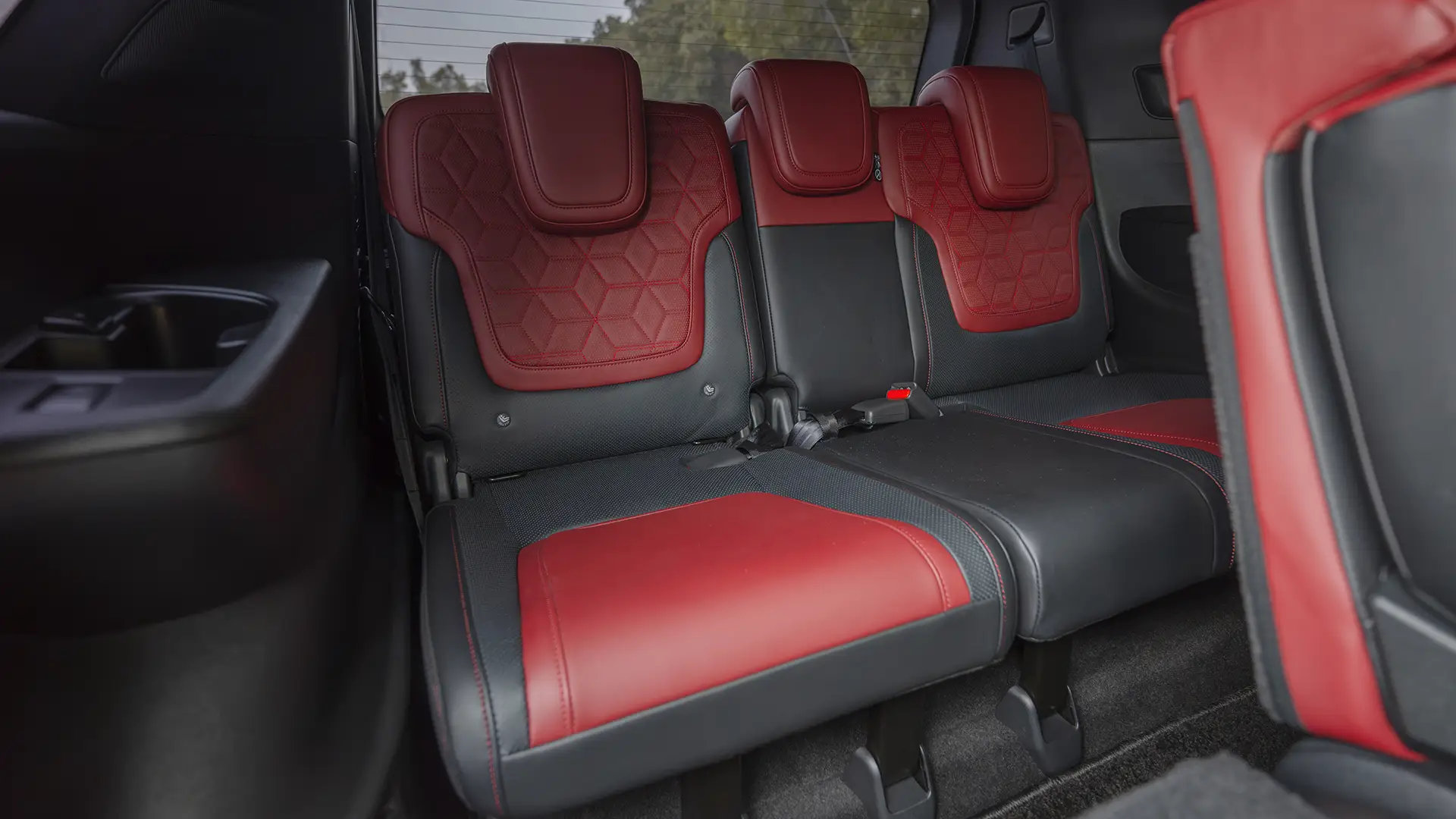 Used 2026 Nissan Patrol LE Platinum City in White – Third Row Right Seat View