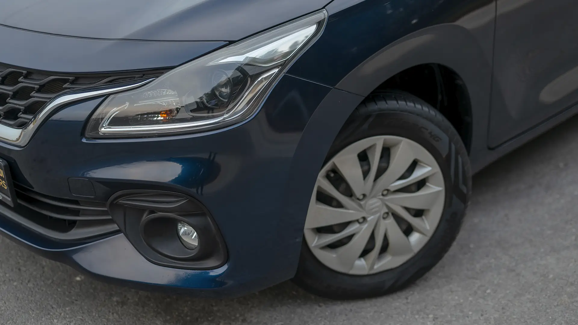 Used 2025 Suzuki Baleno GL in Blue – Headlight Close-up