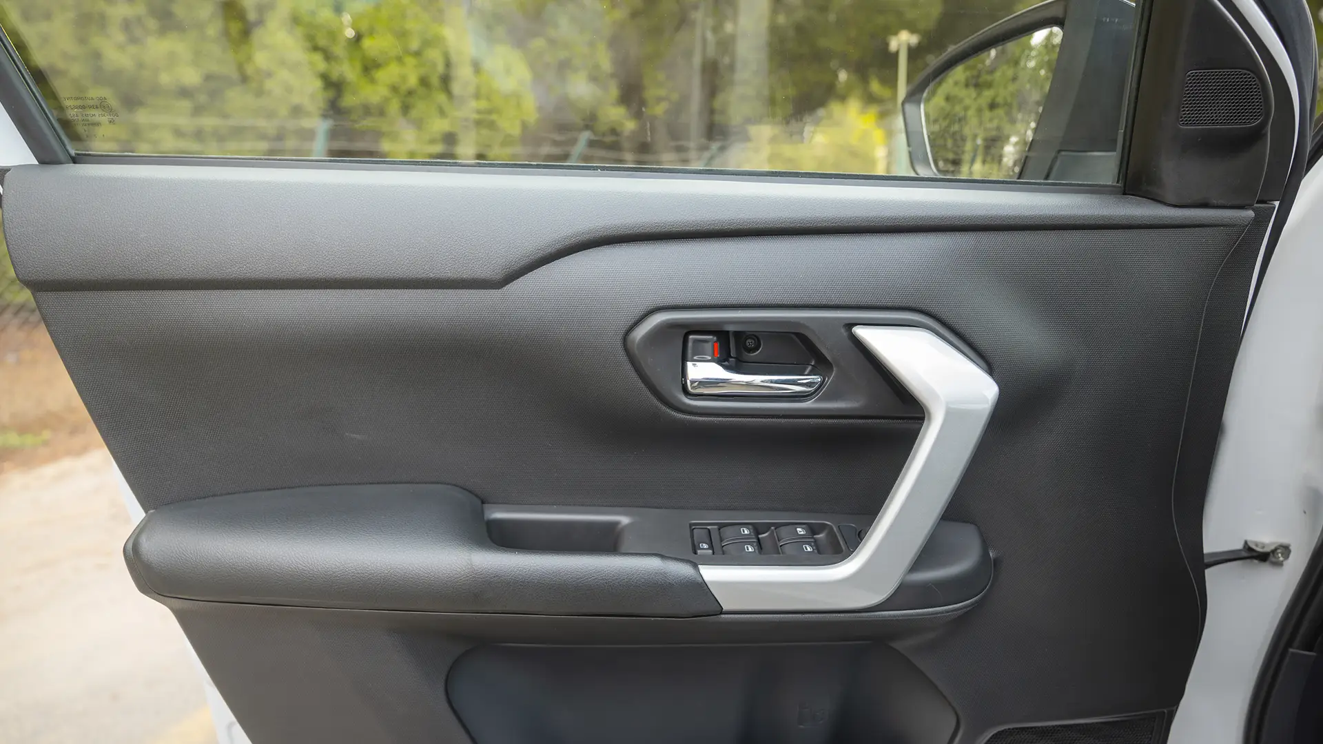 Used 2024 Toyota Raize G in White – Driver Door Panel Full View