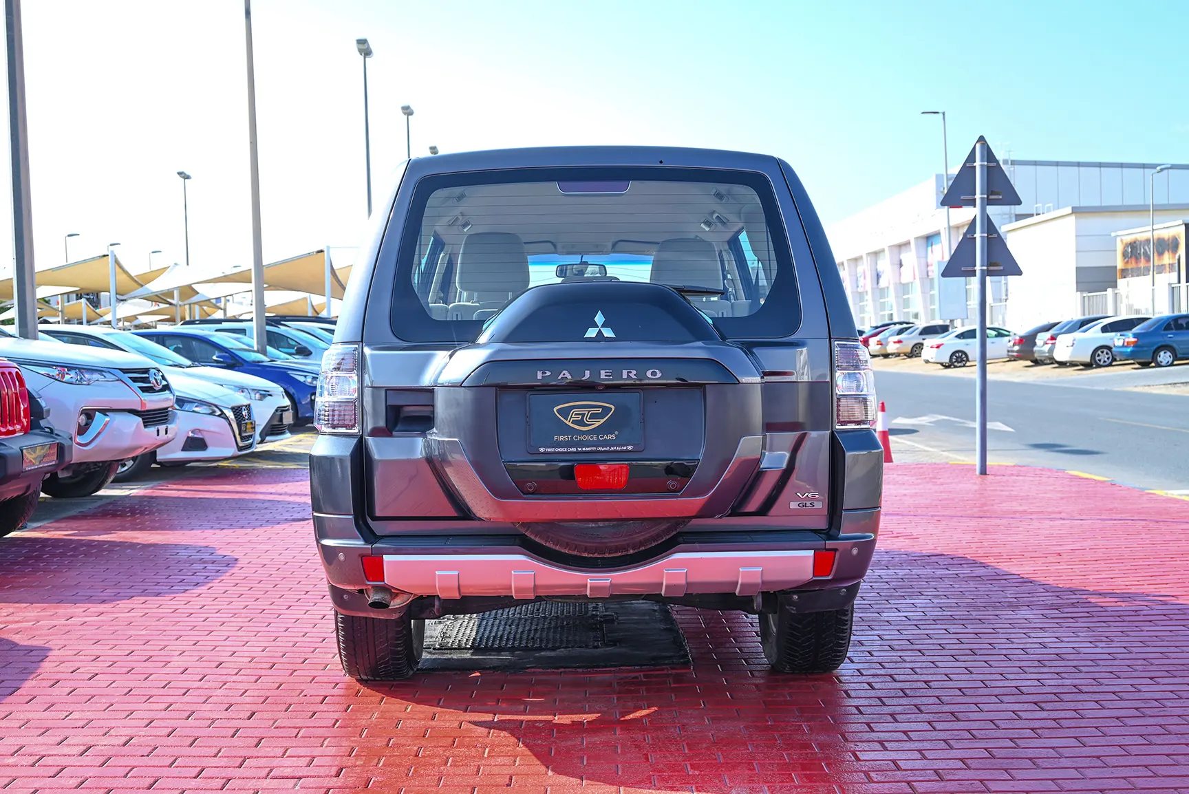 Used 2017 Mitsubishi PAJERO 3.5L GLS Silver – Back/Rear View at First Choice Cars Sharjah