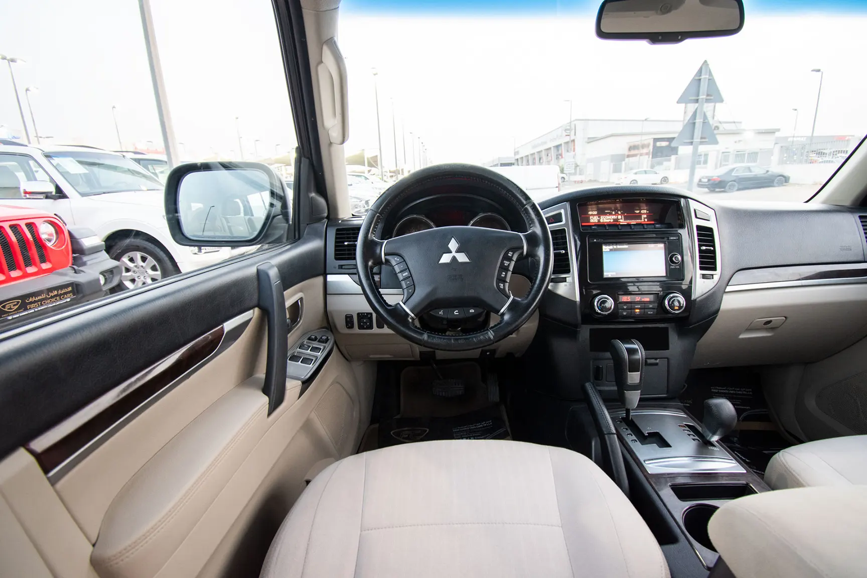 Used 2017 Mitsubishi PAJERO 3.5L GLS Silver – Steering Wheel & Instrument Cluster at First Choice Cars Sharjah