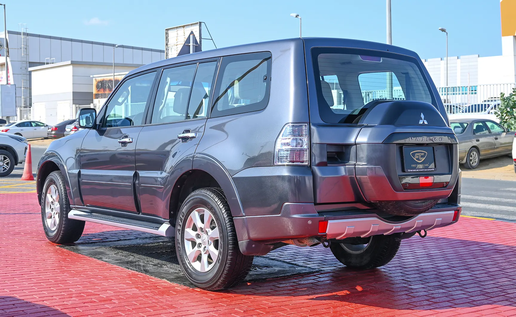 Used 2017 Mitsubishi PAJERO 3.5L GLS Silver – Left Back Diagonal (45°) View at First Choice Cars Sharjah
