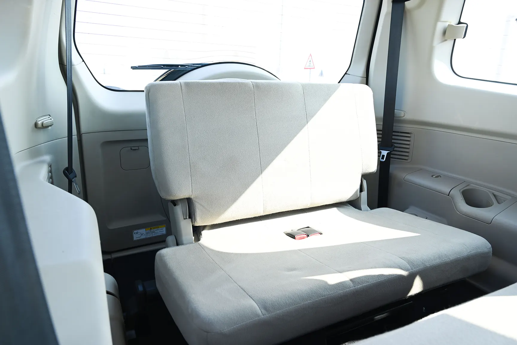 Used 2017 Mitsubishi Pajero GLS Midline in Silver – Third Row Right Seat View