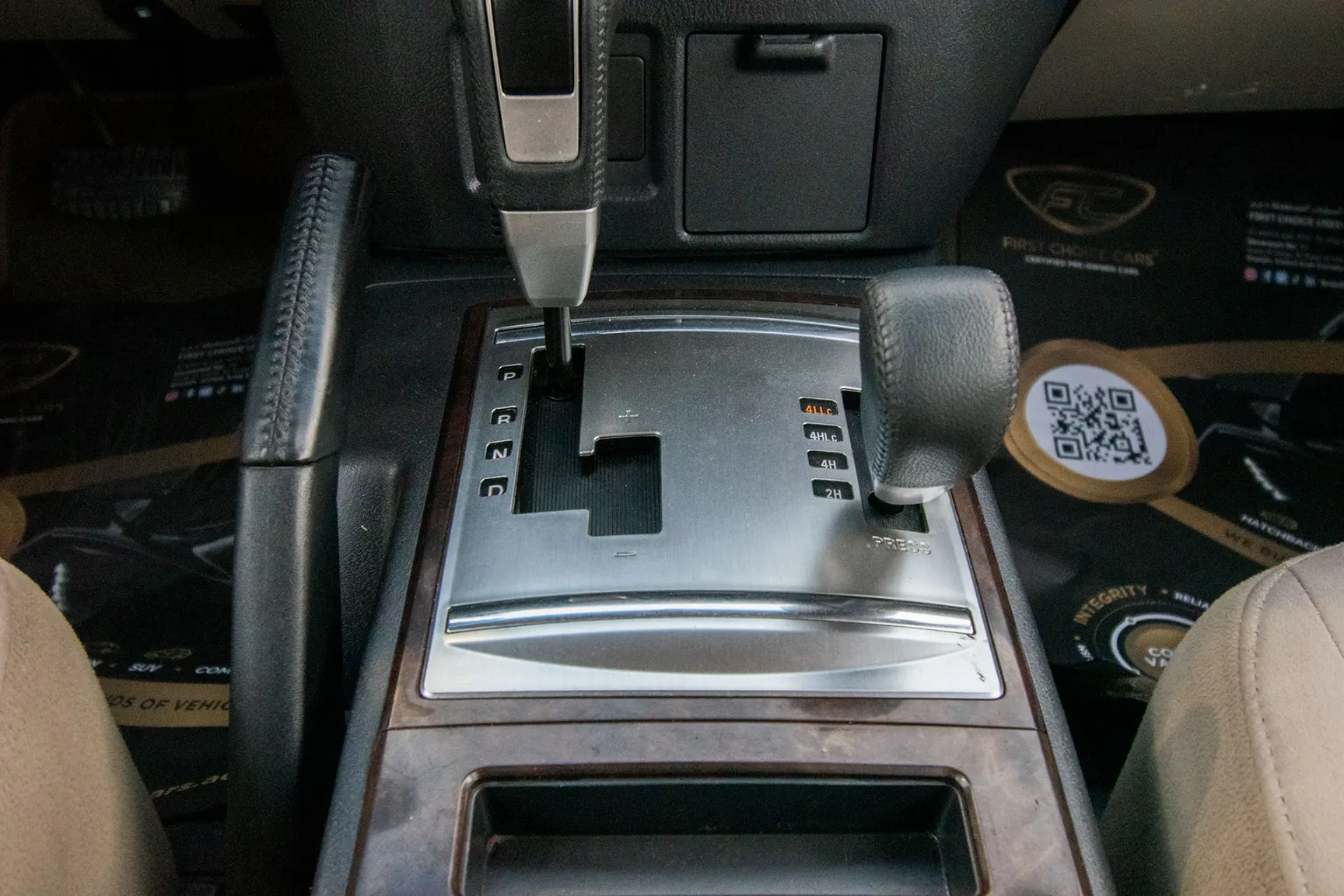 Used 2017 Mitsubishi Pajero GLS Midline in Silver – Center Console & Gear Shifter